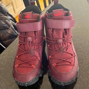 Puma insulated warm boots with great traction for hiking.